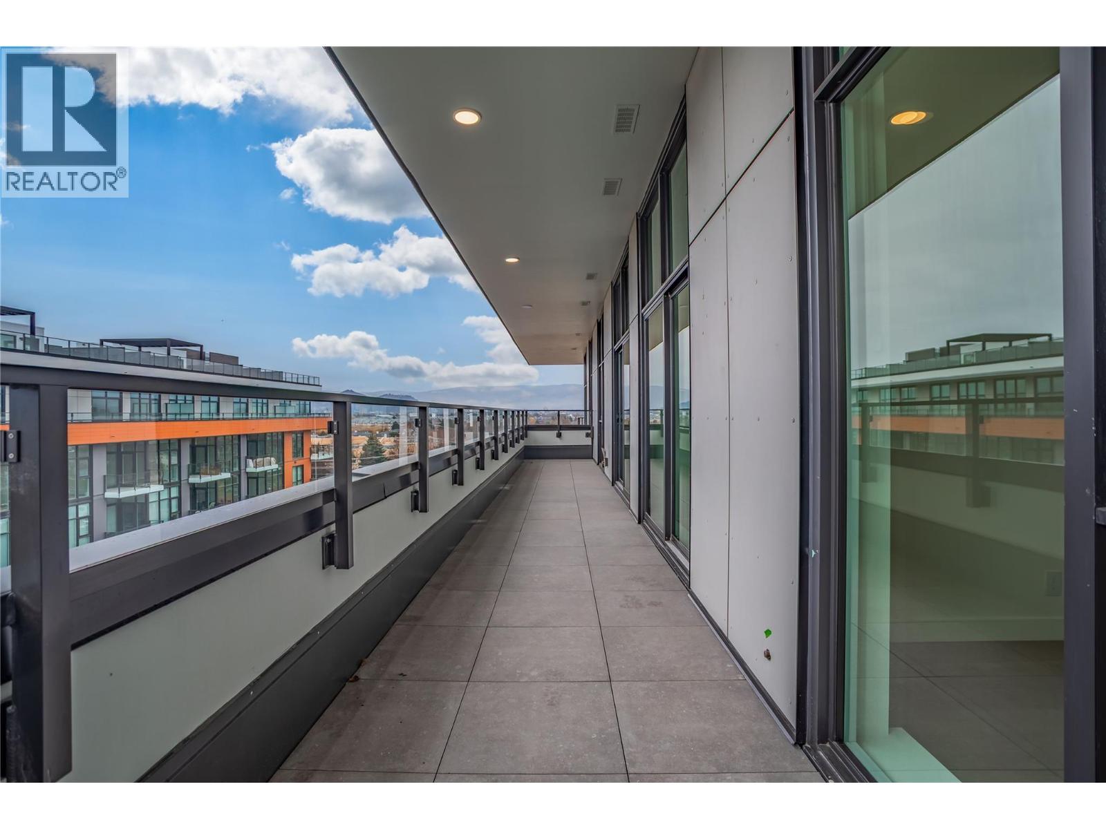 3409 Lakeshore Road Unit# Ph S607, Kelowna, BC - Outdoor With Exterior