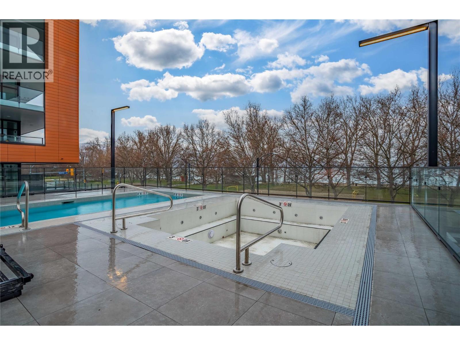 3409 Lakeshore Road Unit# Ph S607, Kelowna, BC - Outdoor With In Ground Pool
