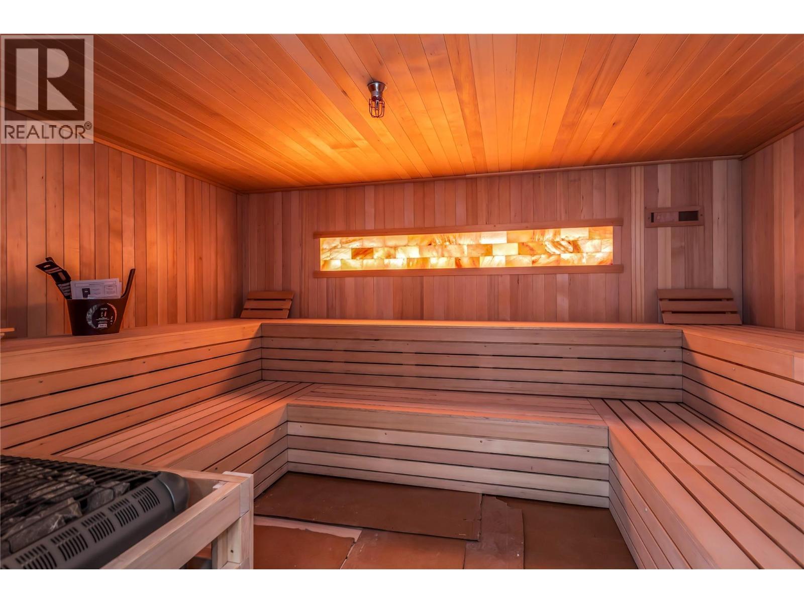 3409 Lakeshore Road Unit# Ph S607, Kelowna, BC - Indoor Photo Showing Other Room