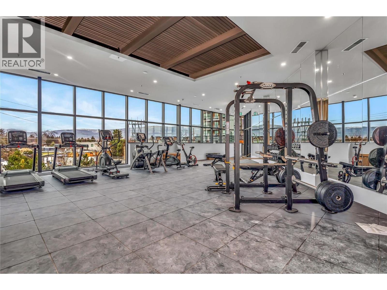3409 Lakeshore Road Unit# Ph S607, Kelowna, BC - Indoor Photo Showing Gym Room