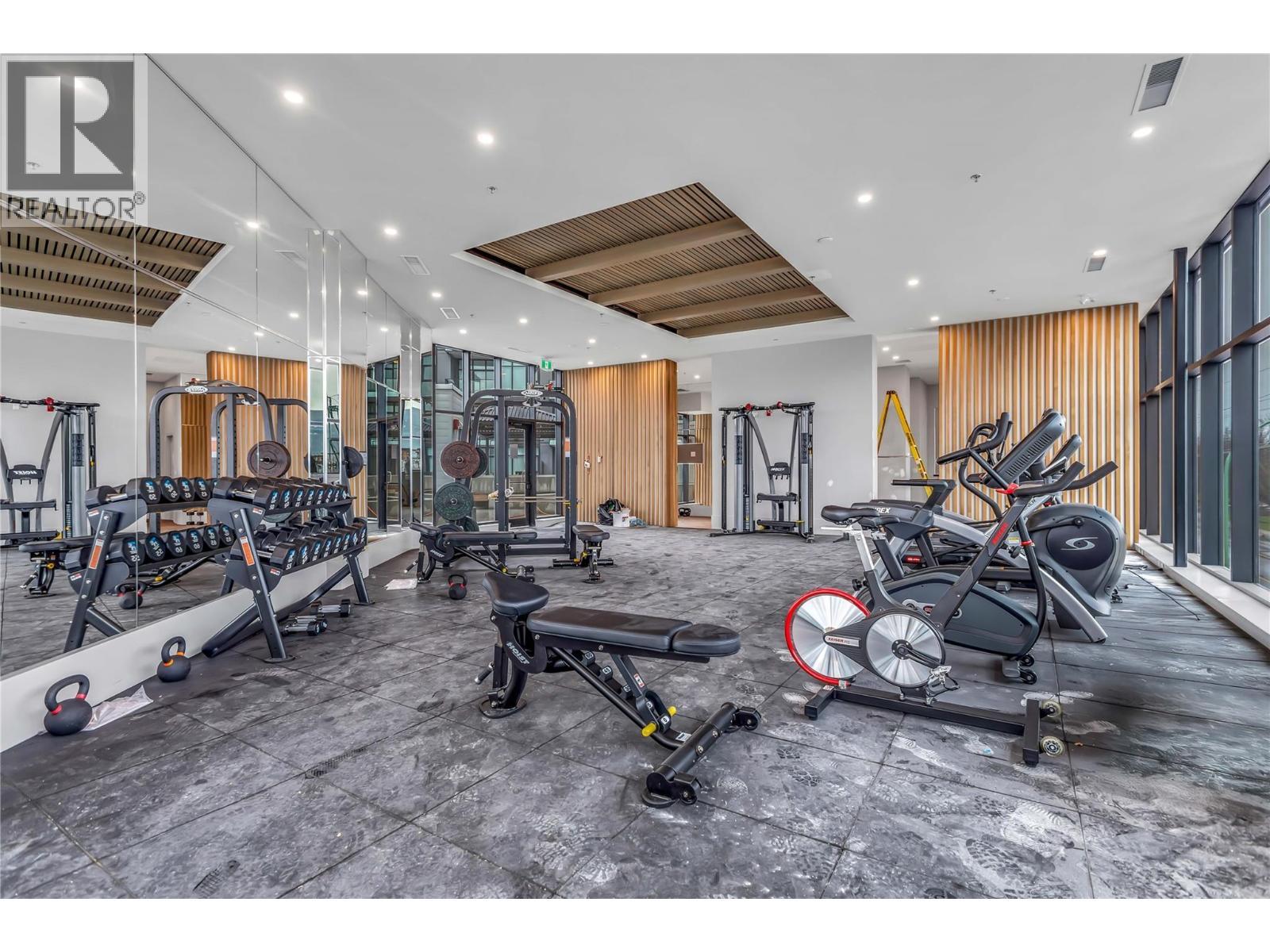 3409 Lakeshore Road Unit# Ph S607, Kelowna, BC - Indoor Photo Showing Gym Room