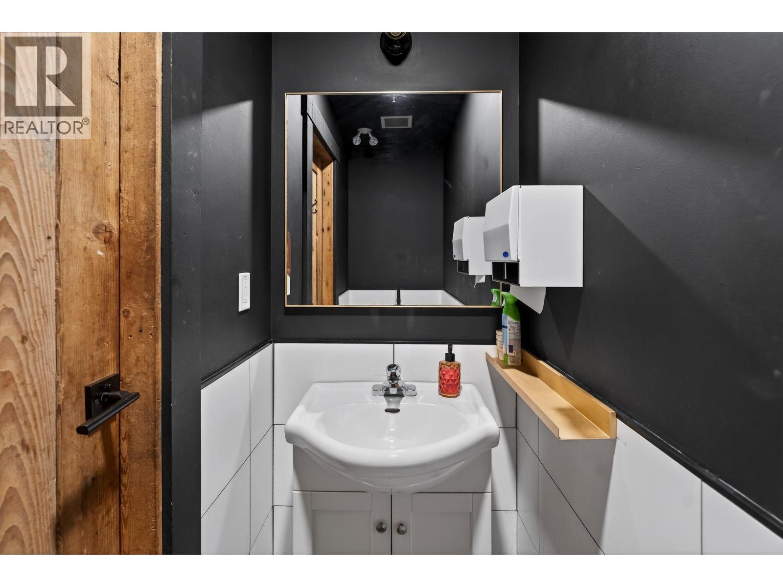 12096 Confidential, North Vancouver, BC