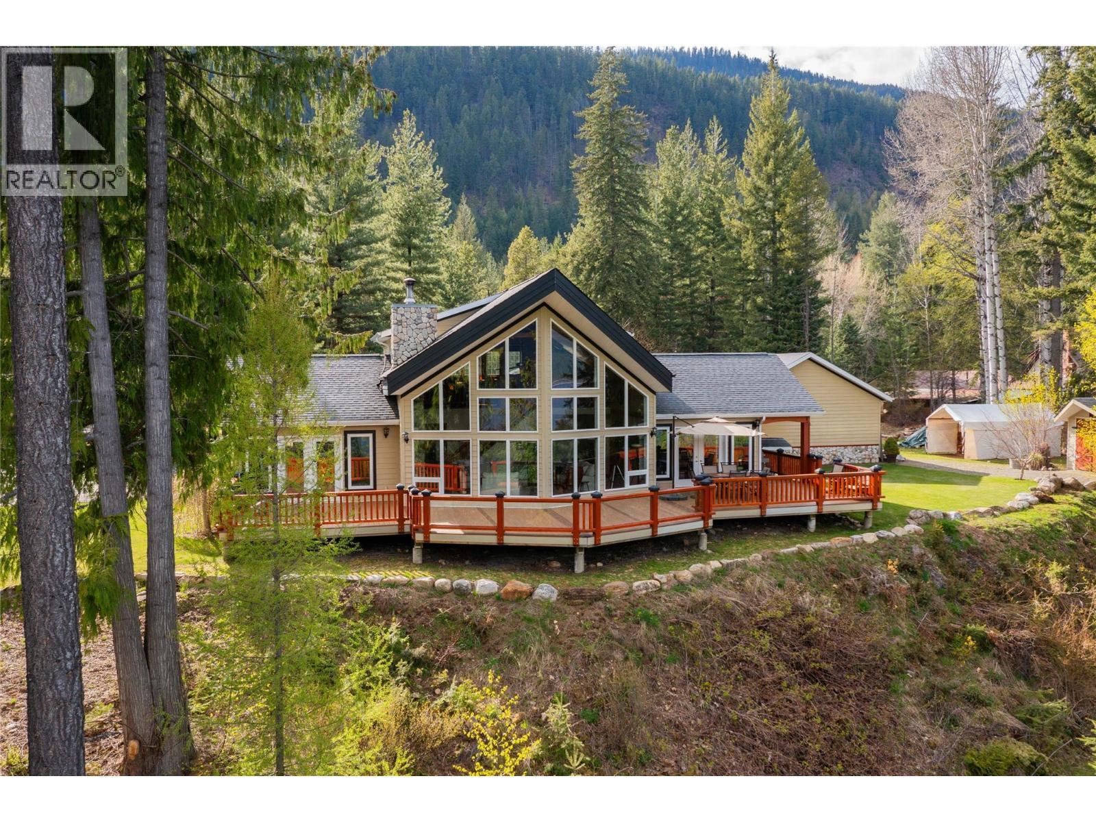 4830 Fletcher Creek Road, Fletcher Creek, BC - Outdoor With Deck Patio Veranda