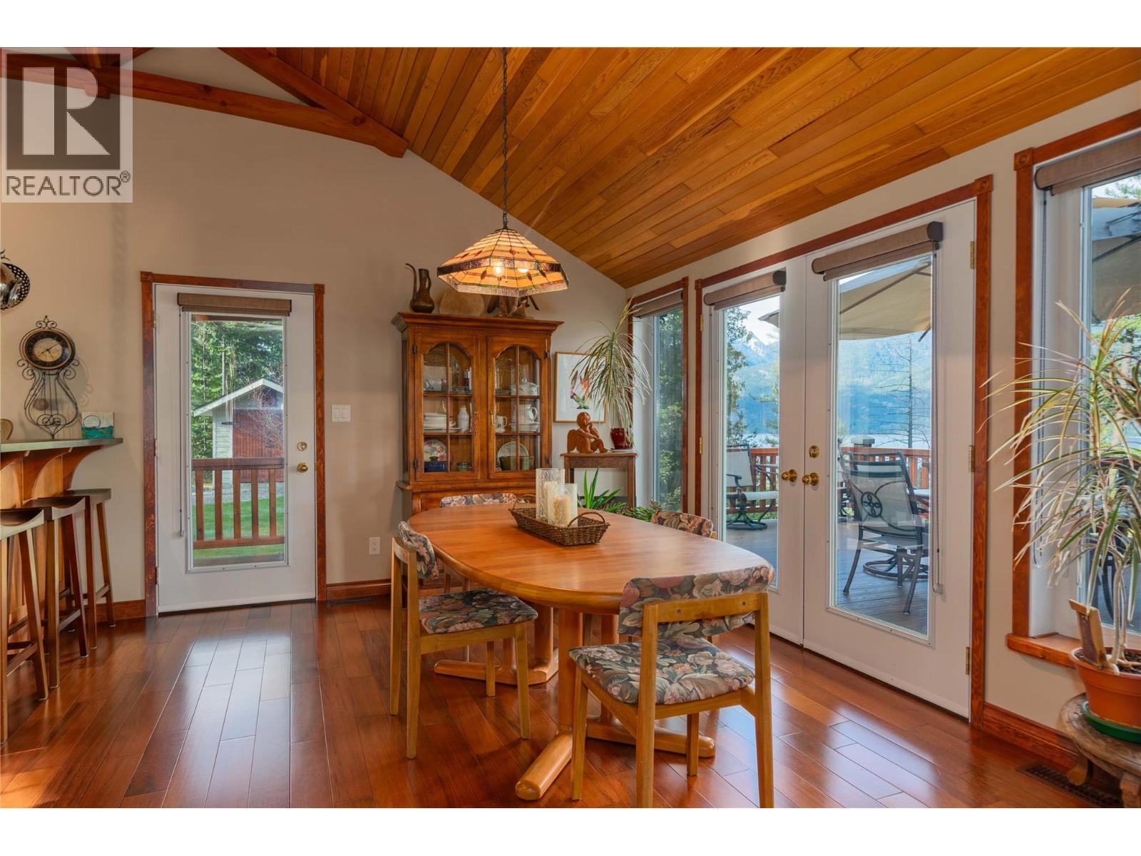 4830 Fletcher Creek Road, Fletcher Creek, BC - Indoor Photo Showing Dining Room