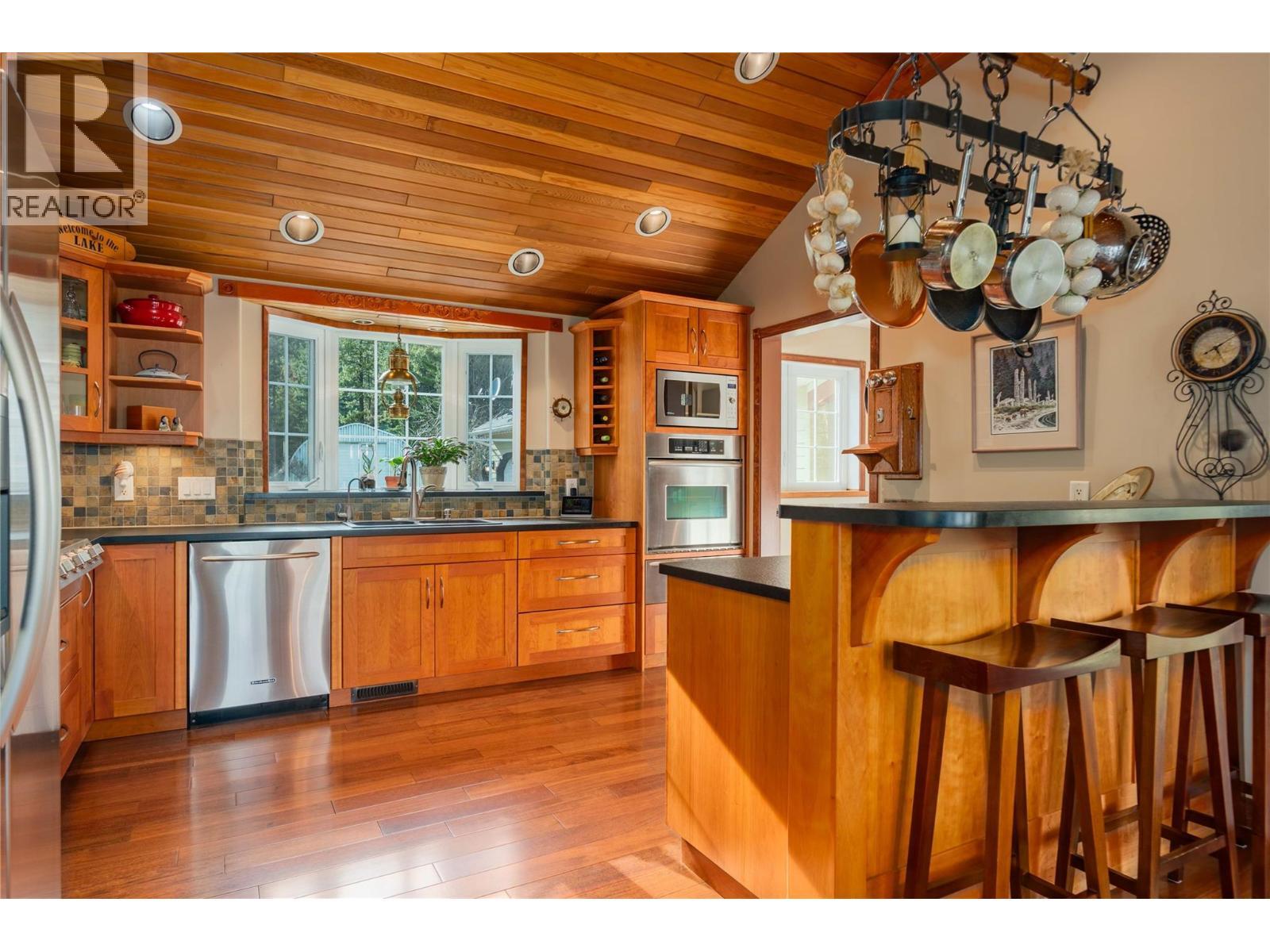 4830 Fletcher Creek Road, Fletcher Creek, BC - Indoor