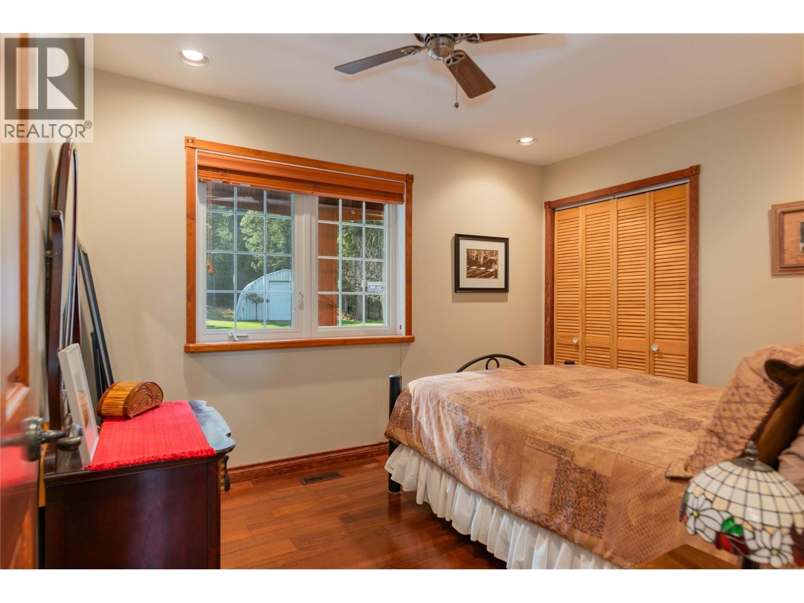 4830 Fletcher Creek Road, Fletcher Creek, BC - Indoor Photo Showing Bedroom