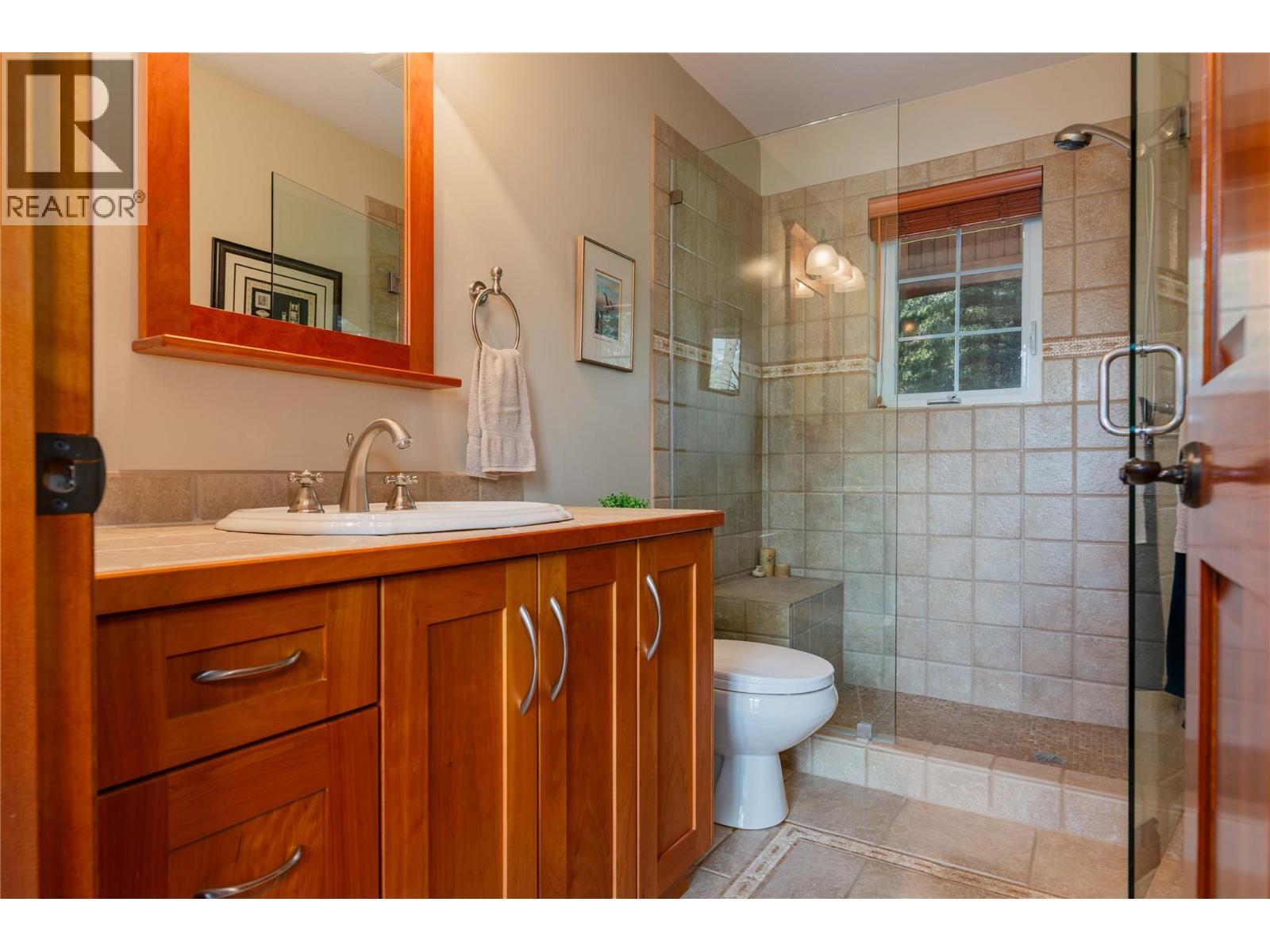 4830 Fletcher Creek Road, Fletcher Creek, BC - Indoor Photo Showing Bathroom