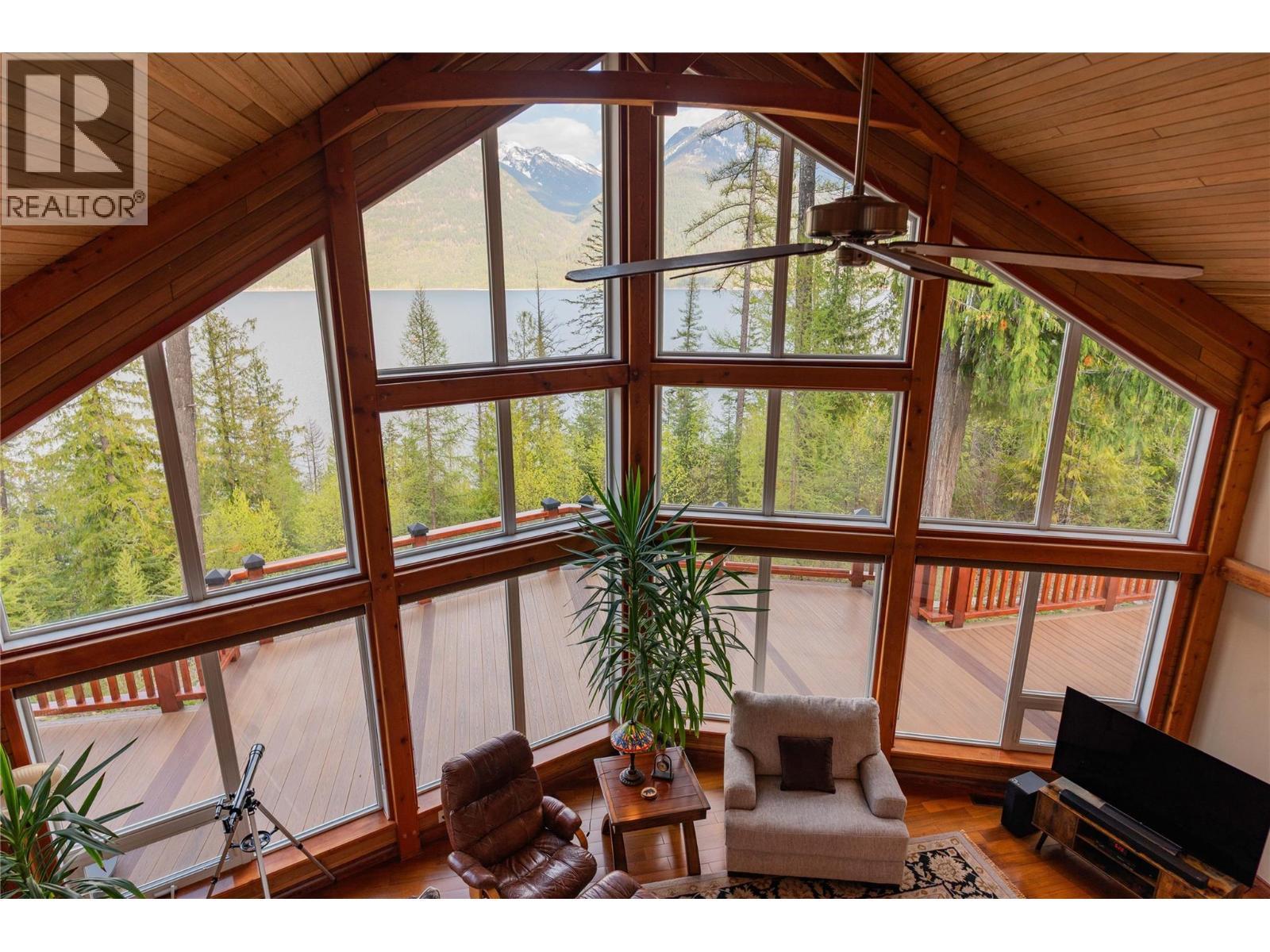 4830 Fletcher Creek Road, Fletcher Creek, BC - Indoor Photo Showing Other Room