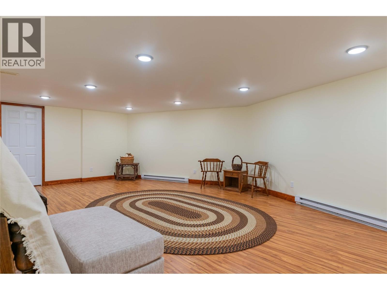 4830 Fletcher Creek Road, Fletcher Creek, BC - Indoor