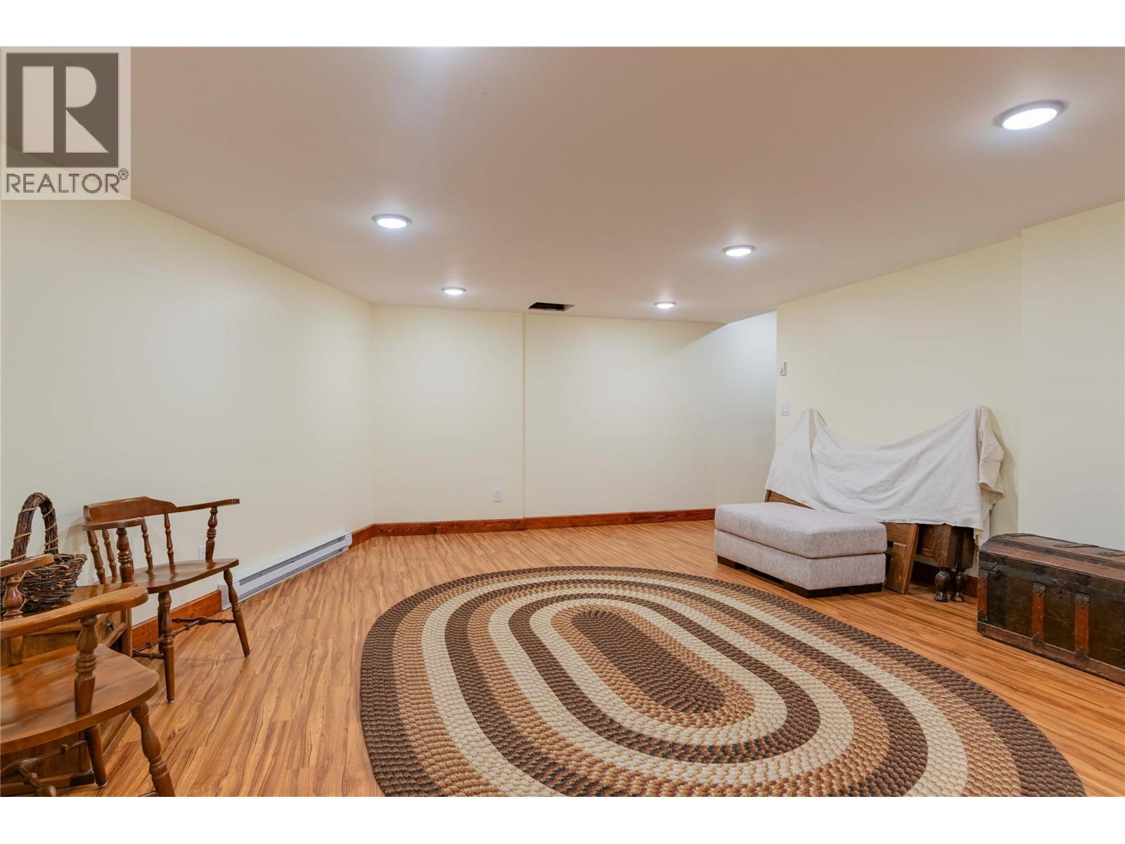 4830 Fletcher Creek Road, Fletcher Creek, BC - Indoor