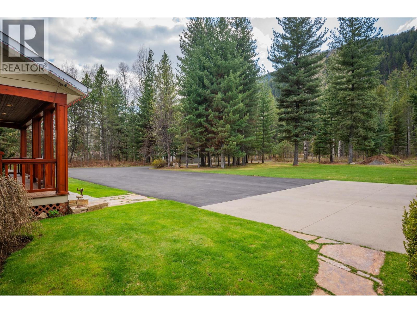 4830 Fletcher Creek Road, Fletcher Creek, BC - Outdoor