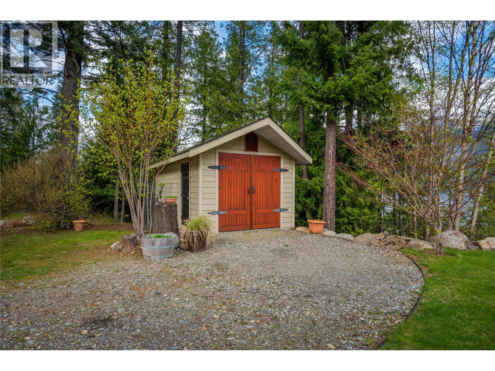 4830 Fletcher Creek Road, Fletcher Creek, BC - Outdoor