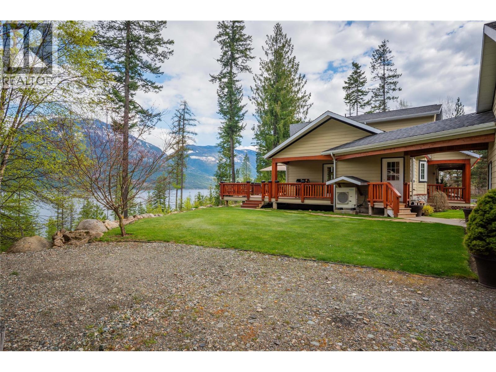 4830 Fletcher Creek Road, Fletcher Creek, BC - Outdoor With Deck Patio Veranda