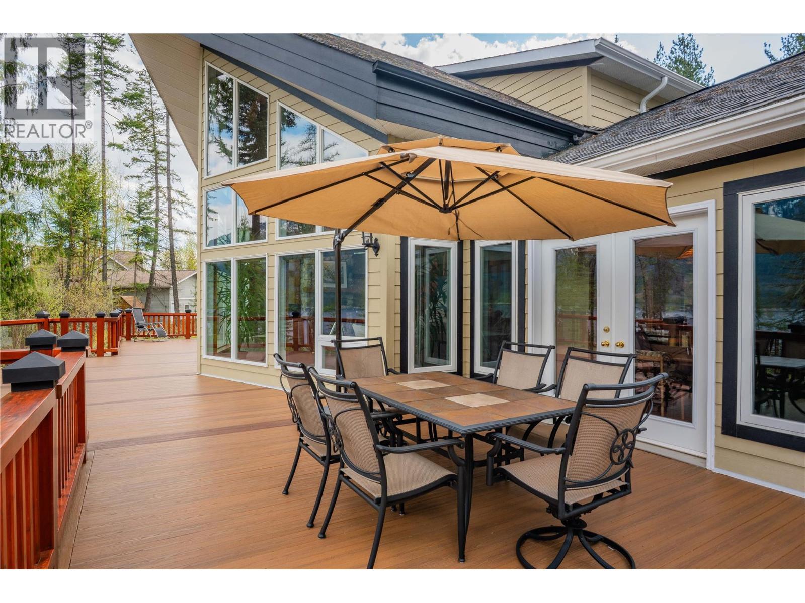 4830 Fletcher Creek Road, Fletcher Creek, BC - Outdoor With Deck Patio Veranda With Exterior