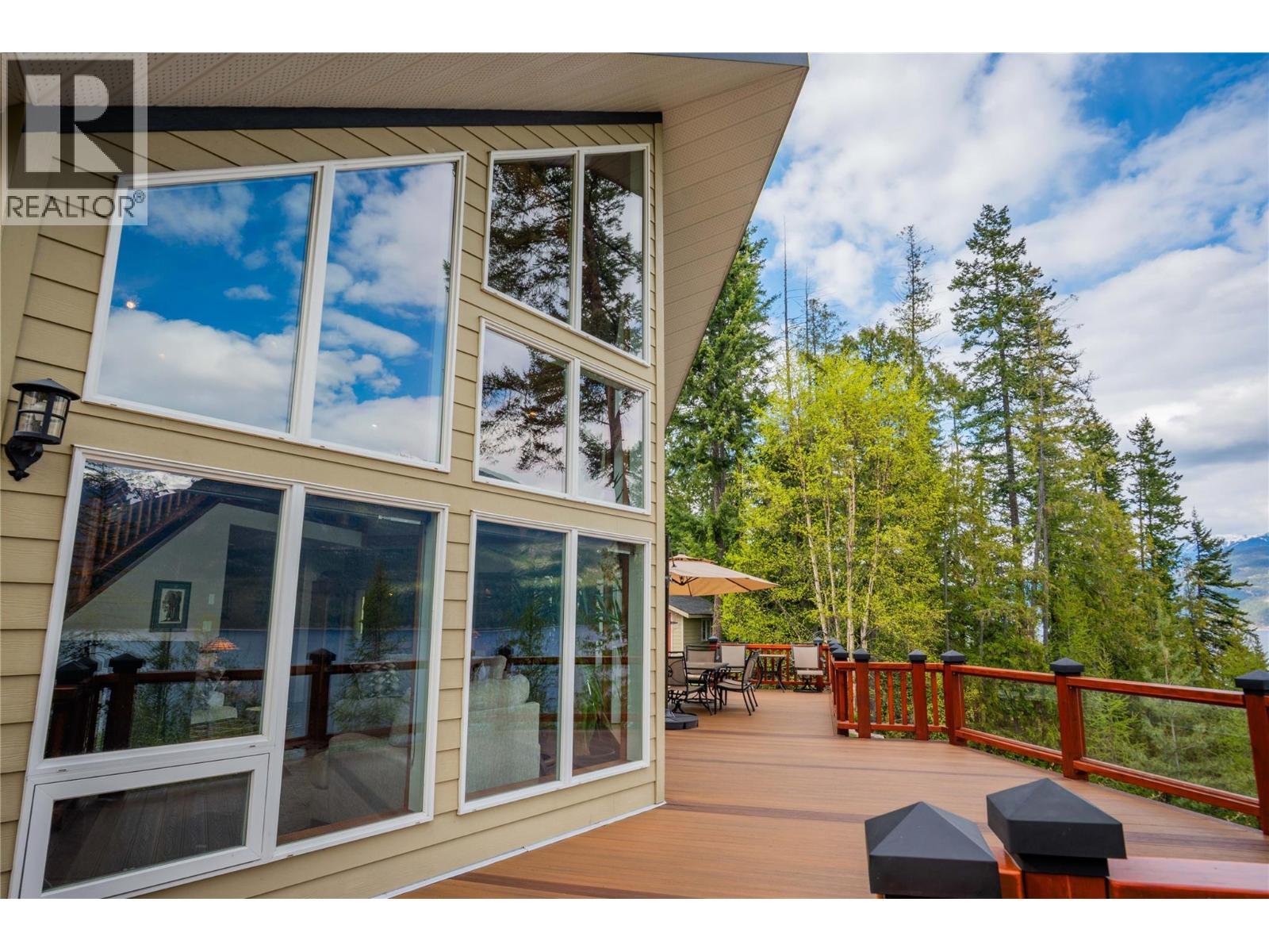 4830 Fletcher Creek Road, Fletcher Creek, BC - Outdoor With Deck Patio Veranda With Exterior