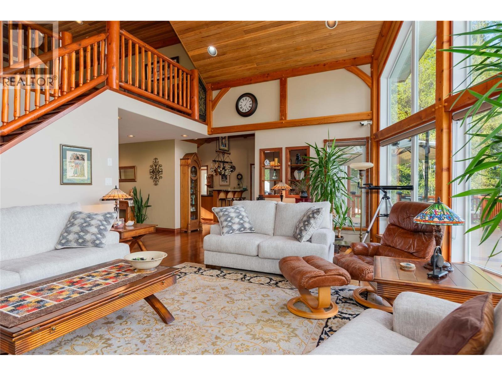 4830 Fletcher Creek Road, Fletcher Creek, BC - Indoor Photo Showing Living Room