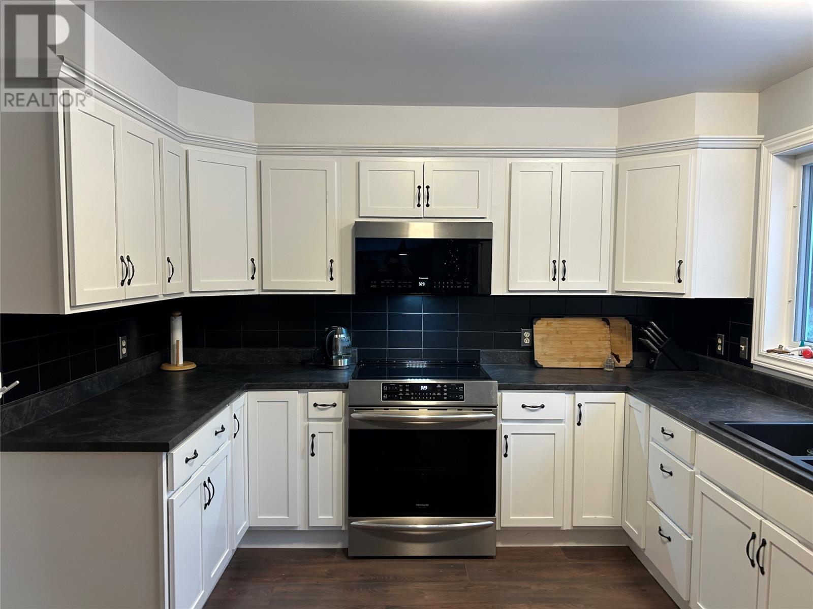 35 Balsam Street, Humber Village, NL - Indoor Photo Showing Kitchen