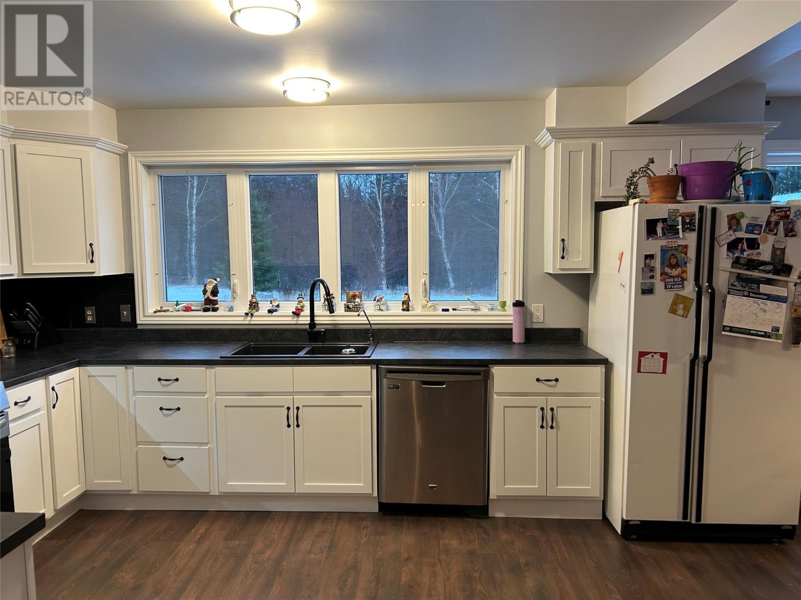 35 Balsam Street, Humber Village, NL - Indoor Photo Showing Kitchen With Double Sink