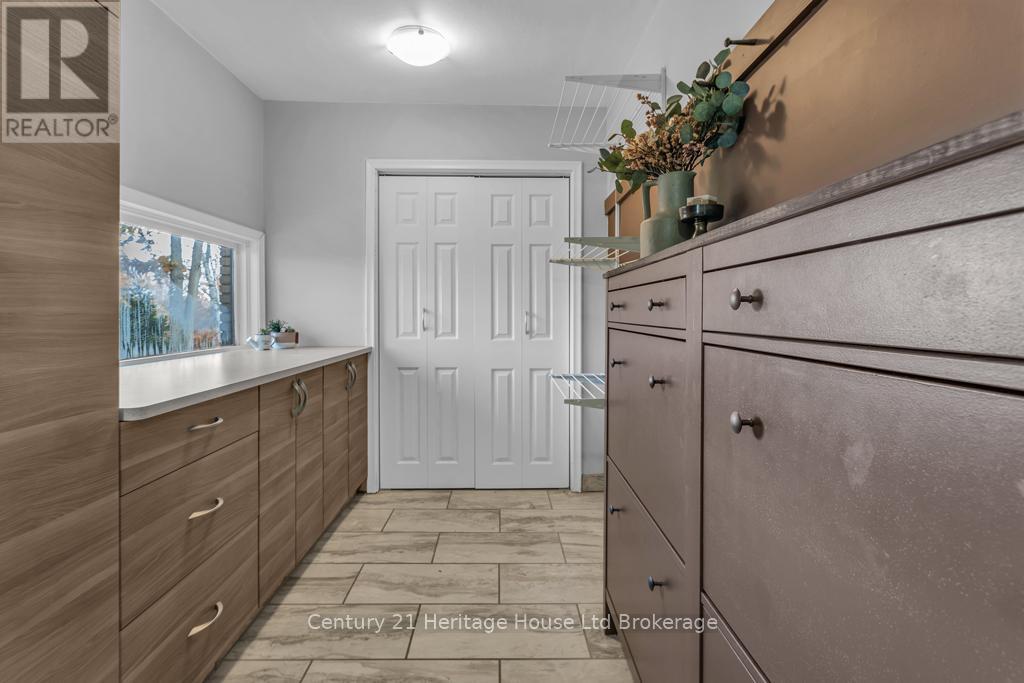 1 Highland Drive, Tillsonburg, ON - Indoor Photo Showing Other Room