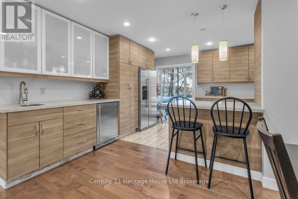 1 Highland Drive, Tillsonburg, ON - Indoor