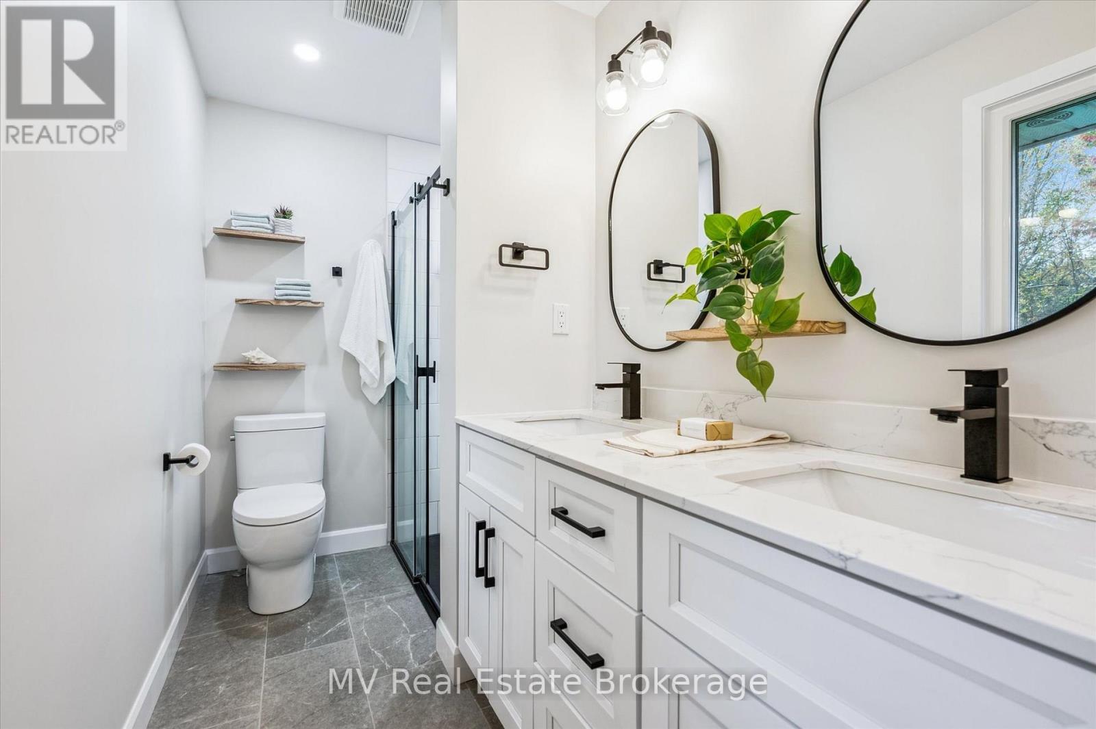 7003 Beatty Line N, Centre Wellington, ON - Indoor Photo Showing Bathroom