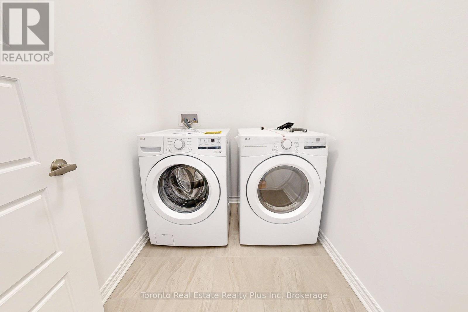 1476 Melville Bonus Crescent, Milton, ON - Indoor Photo Showing Laundry Room