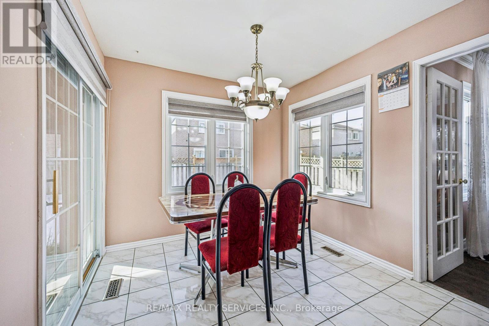7 Duggan Drive, Brampton, ON - Indoor Photo Showing Dining Room