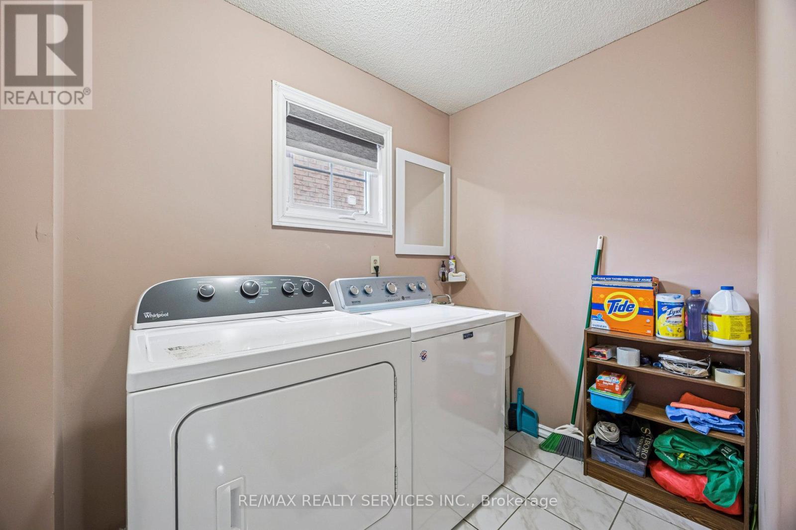 7 Duggan Drive, Brampton, ON - Indoor Photo Showing Laundry Room