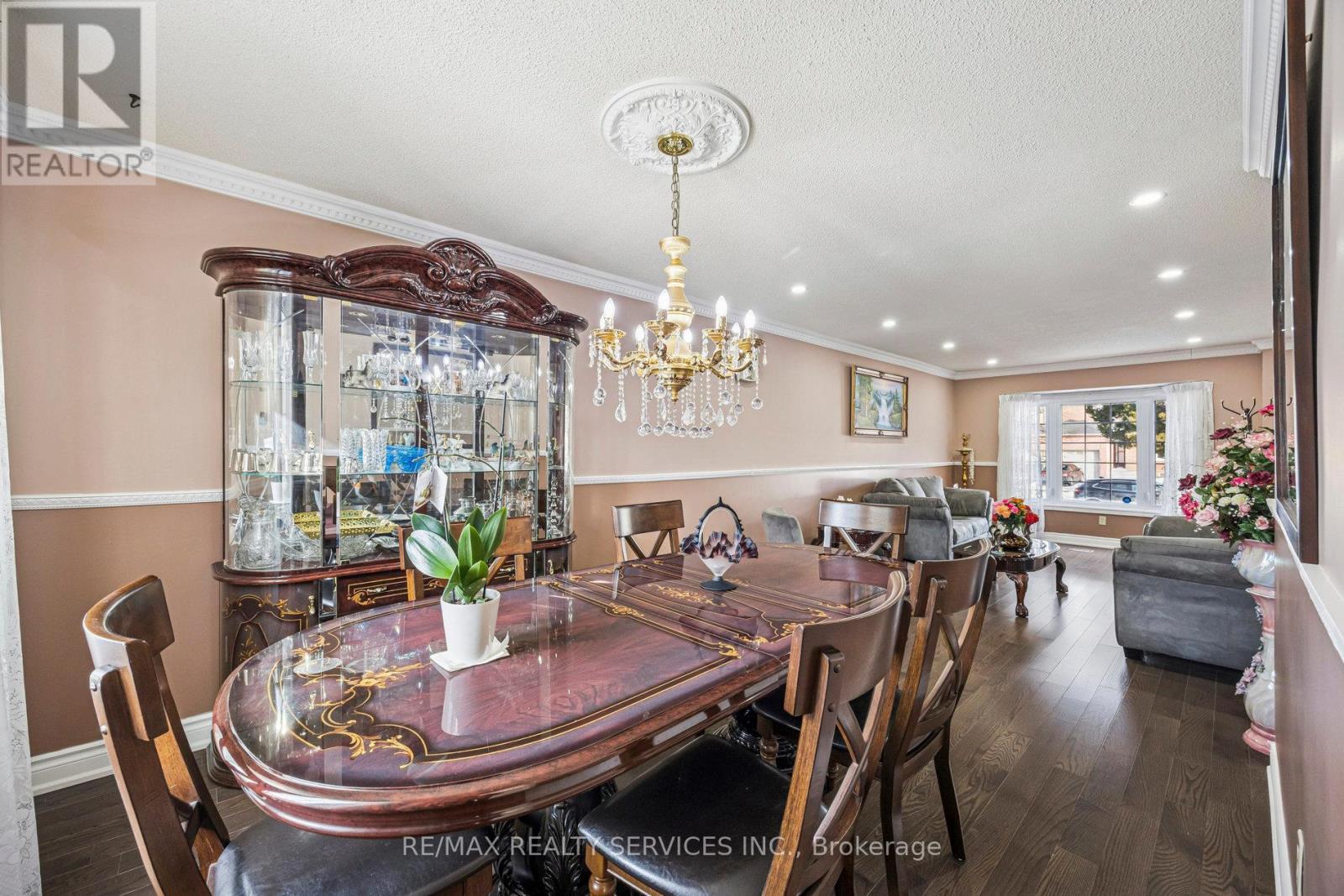 7 Duggan Drive, Brampton, ON - Indoor Photo Showing Dining Room
