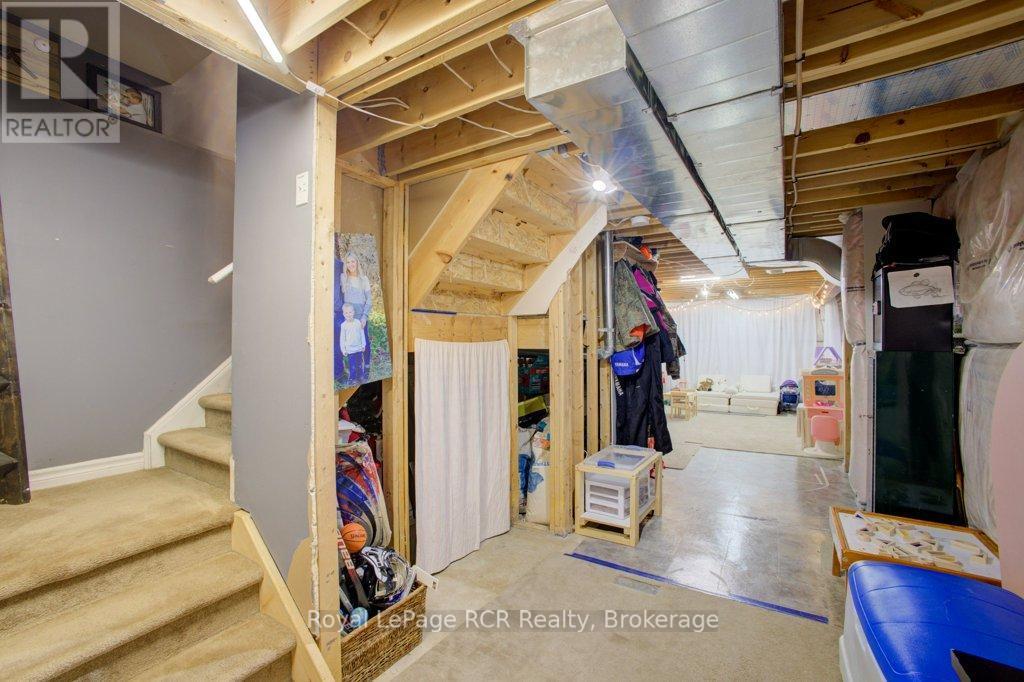 11 Green Street, Mapleton, ON - Indoor Photo Showing Basement