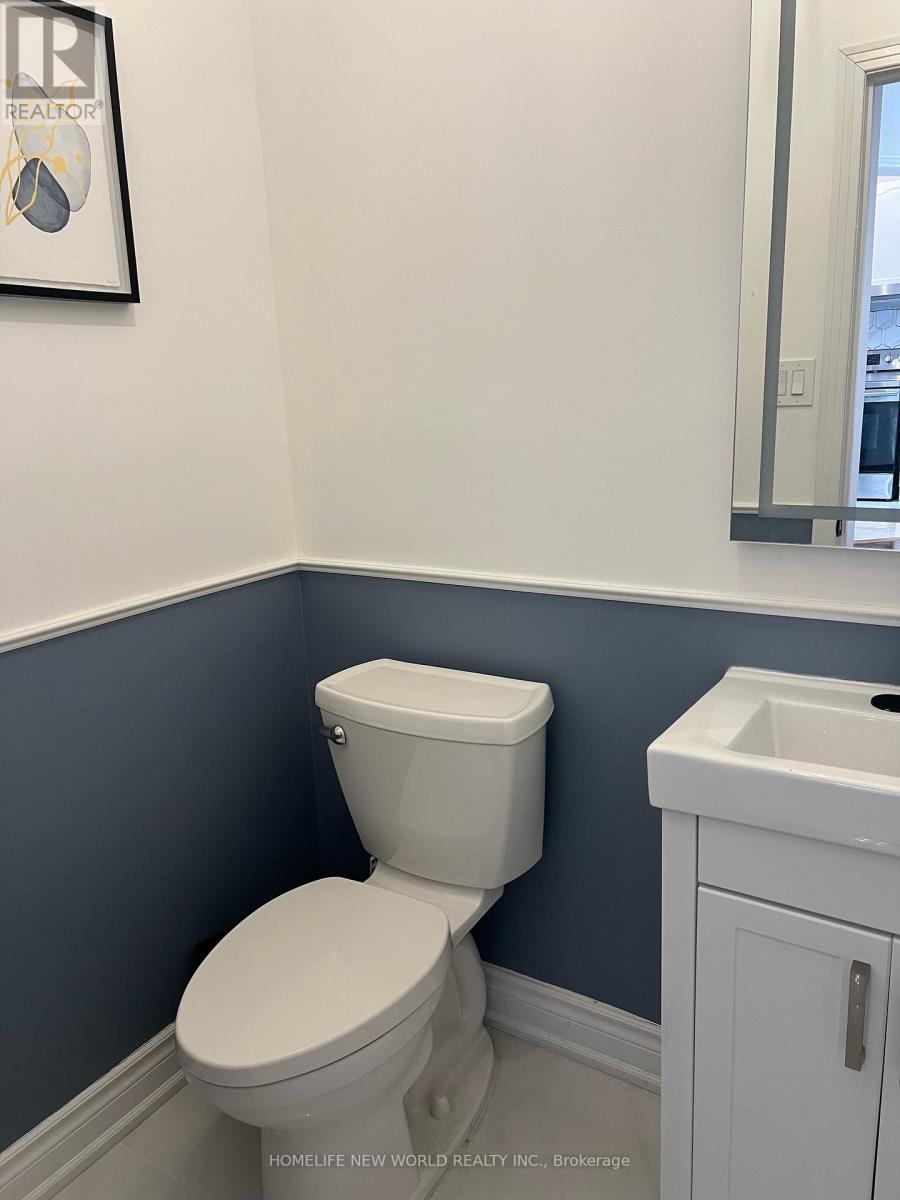 61 Lakespring Drive, Markham, ON - Indoor Photo Showing Bathroom