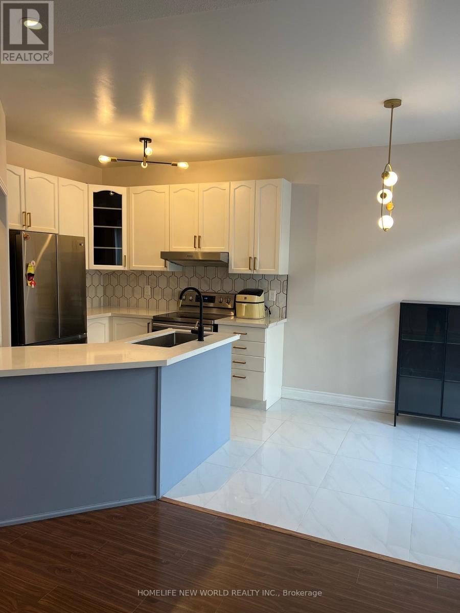 61 Lakespring Drive, Markham, ON - Indoor Photo Showing Kitchen