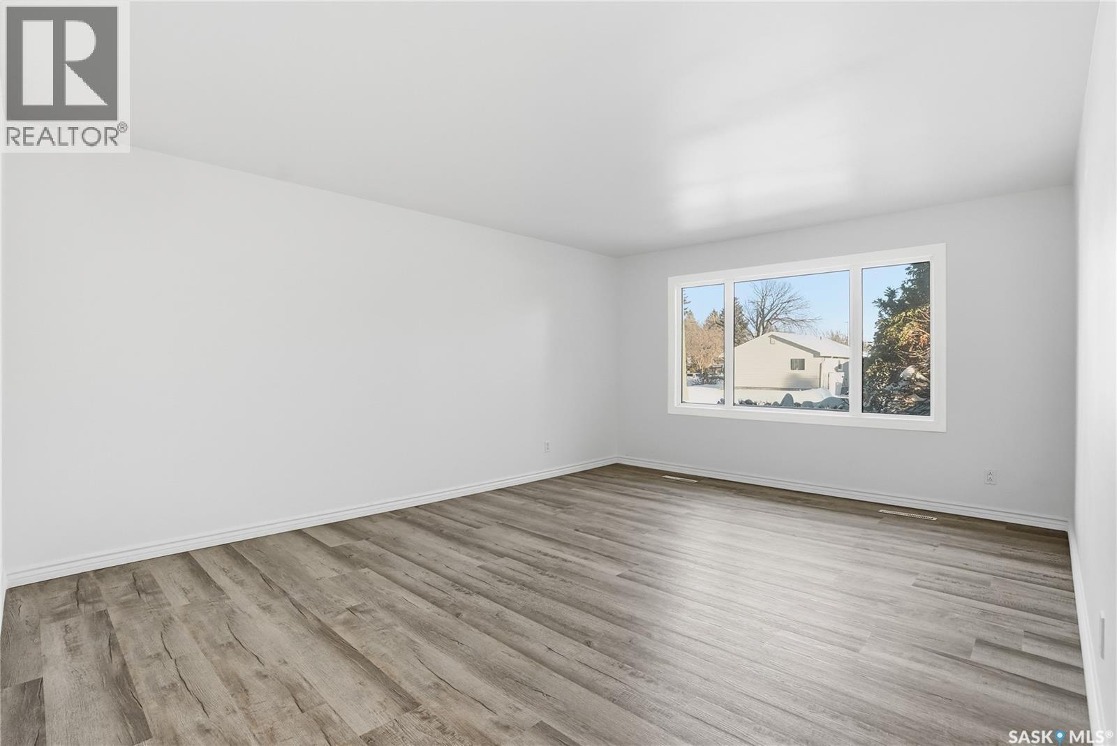 1906 Louise Avenue, Saskatoon, SK - Indoor