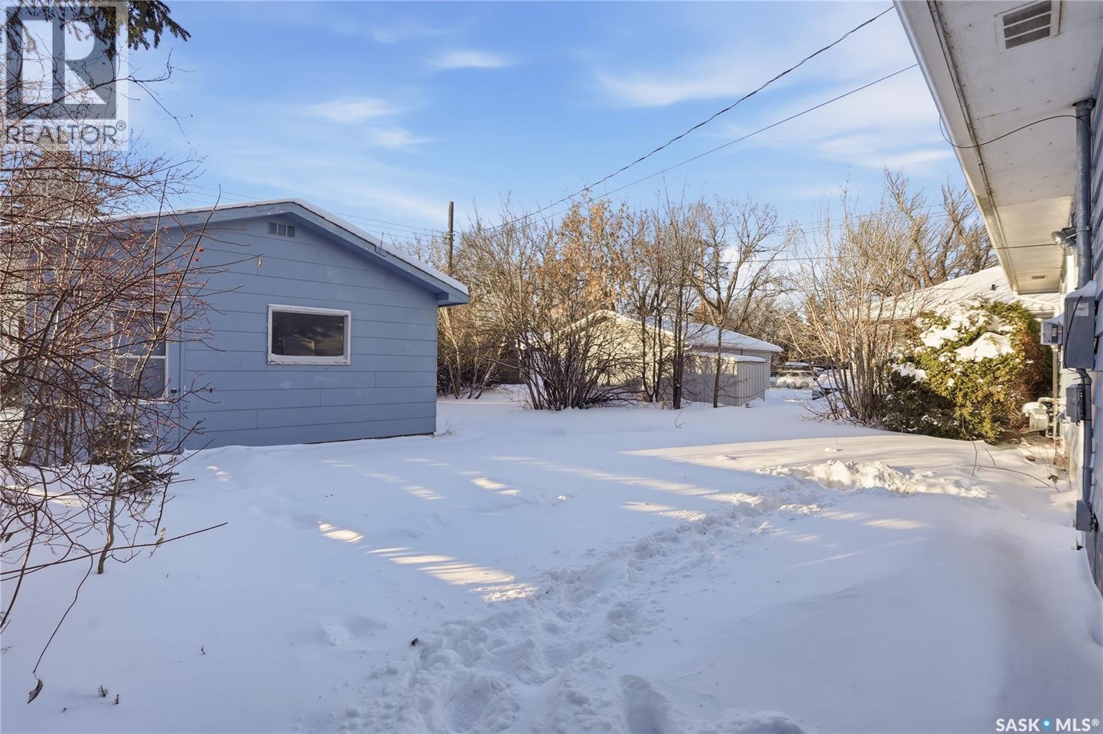 1906 Louise Avenue, Saskatoon, SK - Outdoor