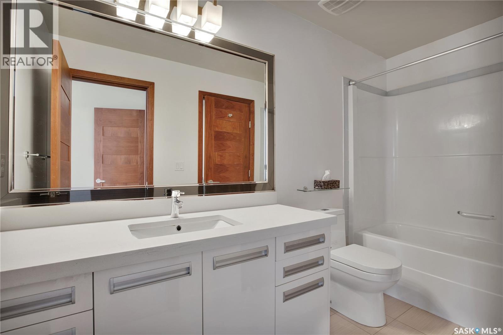 607 1303 Paton Crescent, Saskatoon, SK - Indoor Photo Showing Bathroom