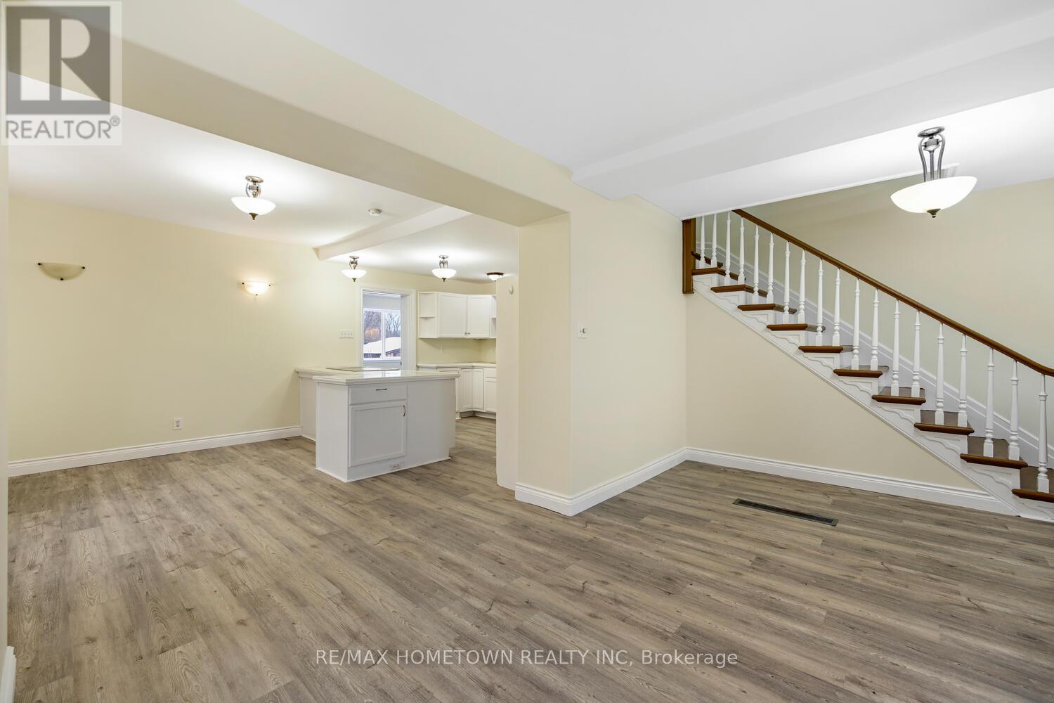 5250 Algonquin Road, Augusta, ON - Indoor Photo Showing Other Room