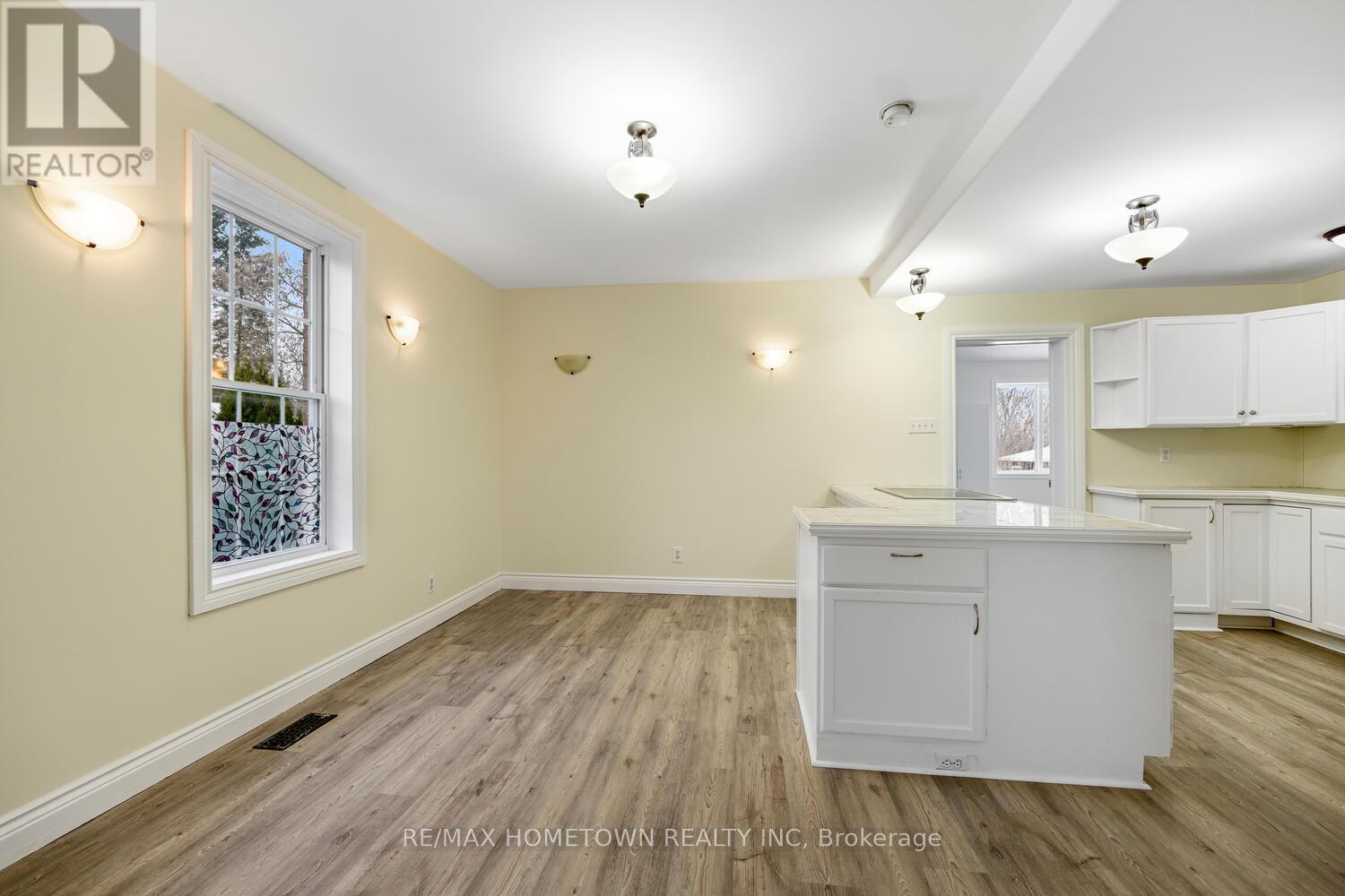 5250 Algonquin Road, Augusta, ON - Indoor Photo Showing Kitchen