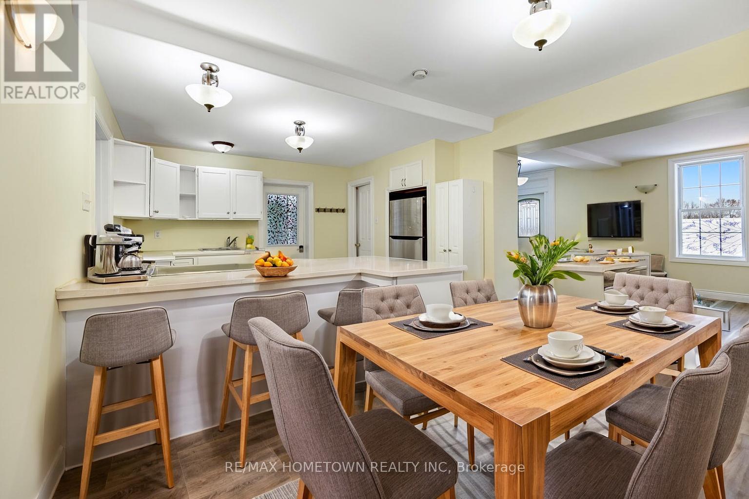 5250 Algonquin Road, Augusta, ON - Indoor Photo Showing Dining Room