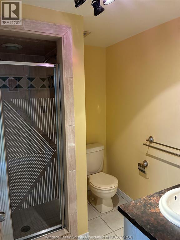 12135 Intersection Road Unit# Lower, Tecumseh, ON - Indoor Photo Showing Bathroom