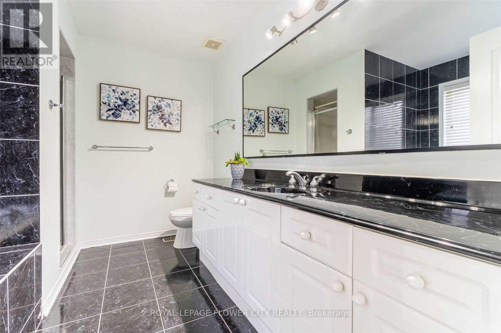 65 Sedgewick Circle, Brampton, ON - Indoor Photo Showing Bathroom