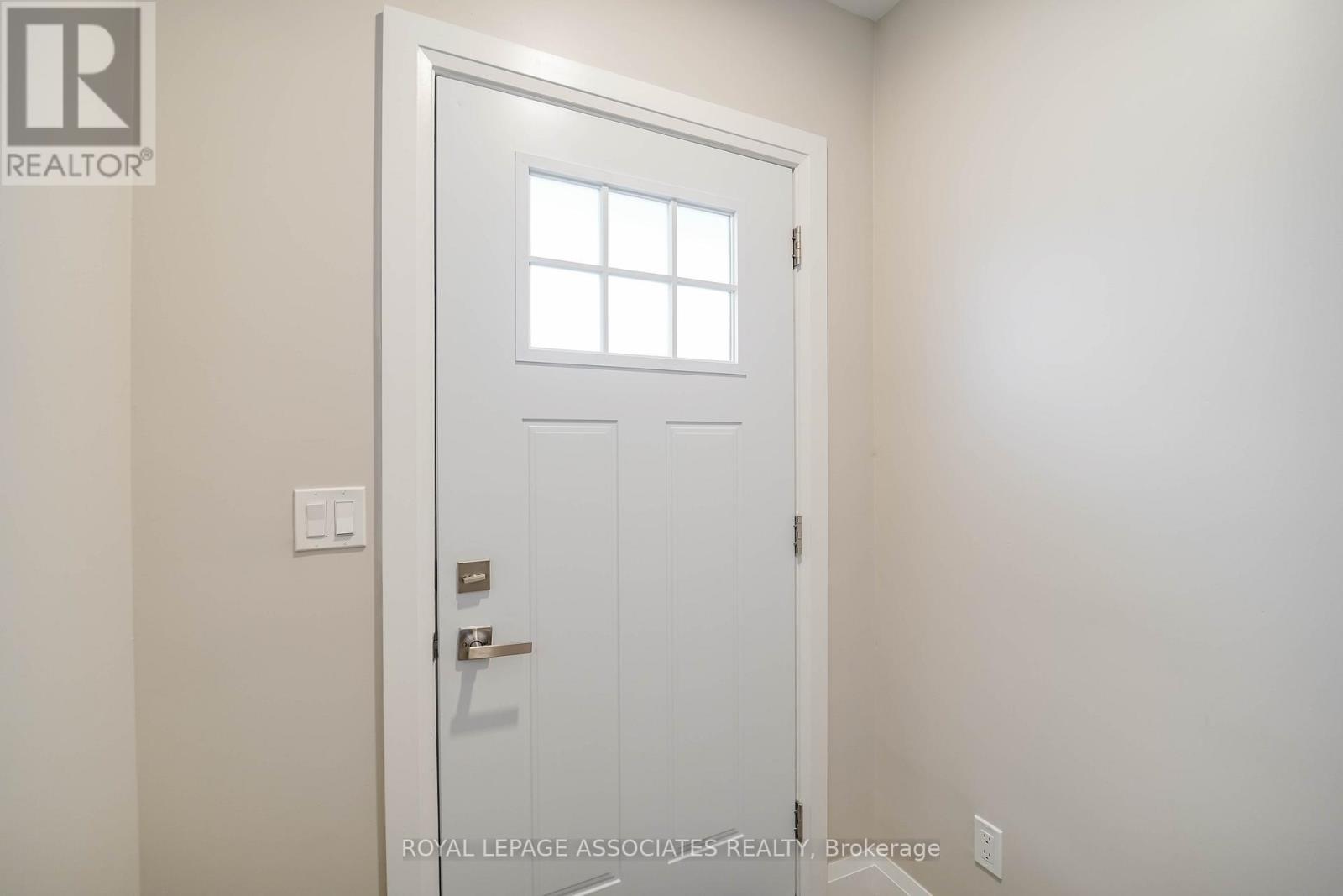 2 - 35 St George Street, Brantford, ON - Indoor Photo Showing Other Room