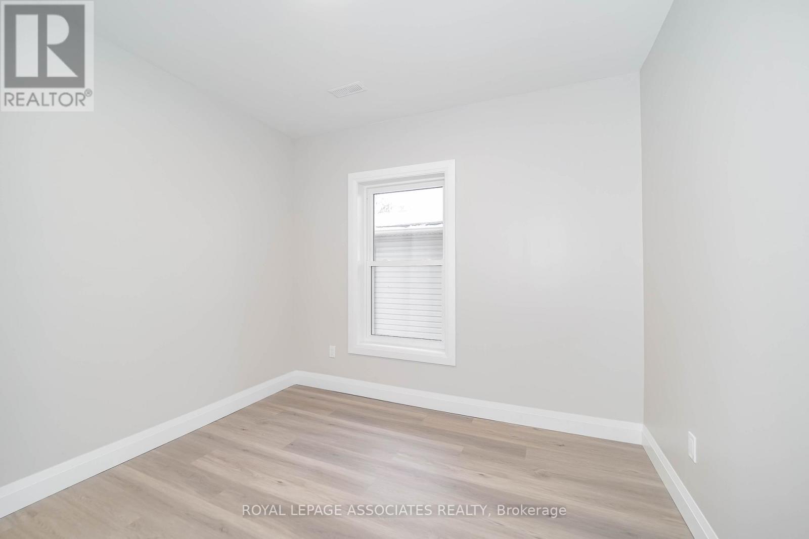 2 - 35 St George Street, Brantford, ON - Indoor Photo Showing Other Room