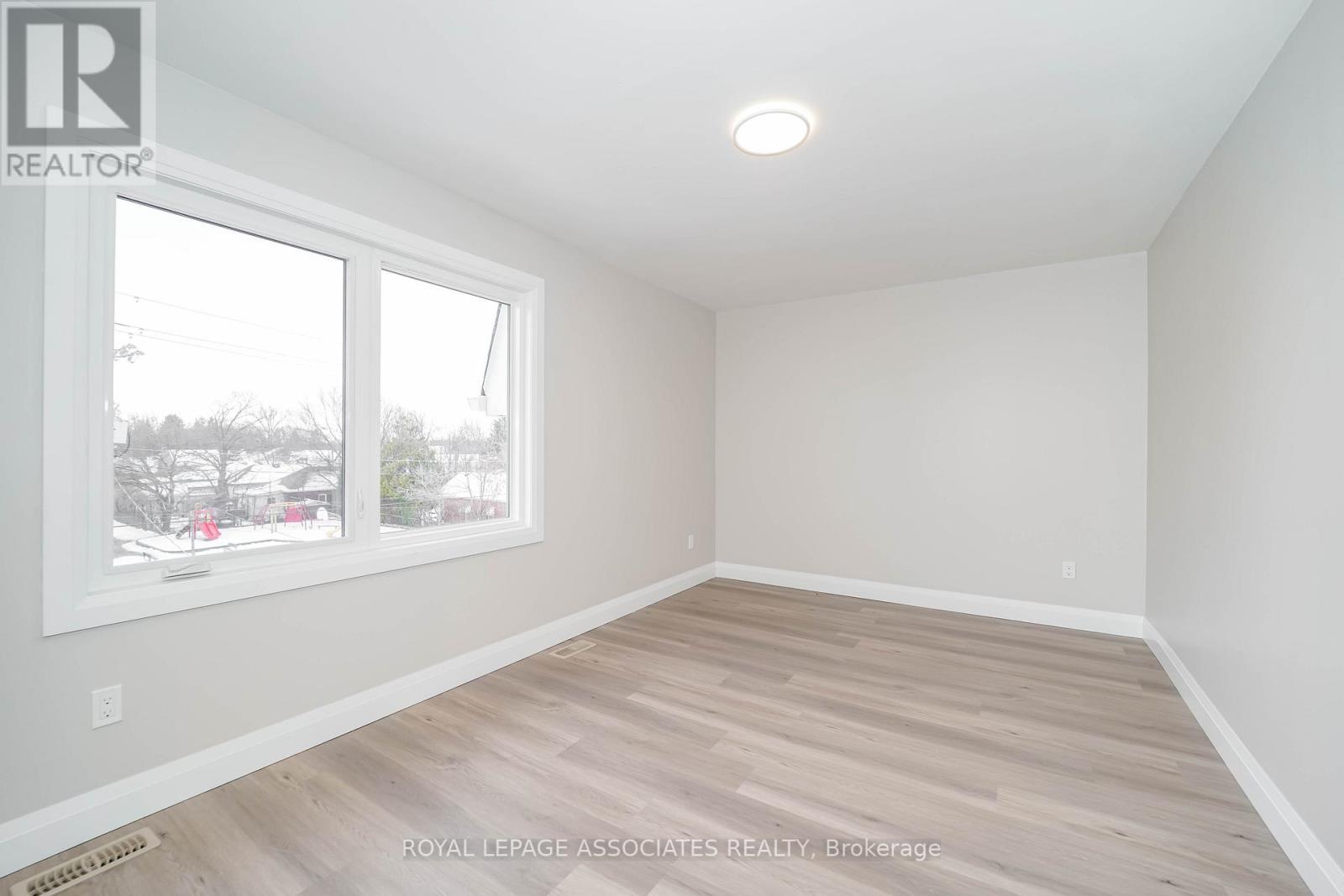 2 - 35 St George Street, Brantford, ON - Indoor Photo Showing Other Room