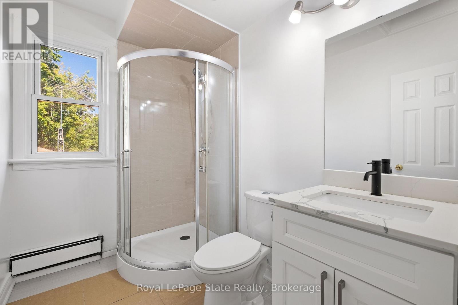 69 Hillview Road, St. Catharines (Western Hill), ON - Indoor Photo Showing Bathroom