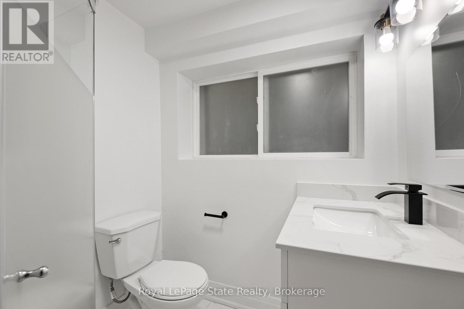 69 Hillview Road, St. Catharines (Western Hill), ON - Indoor Photo Showing Bathroom