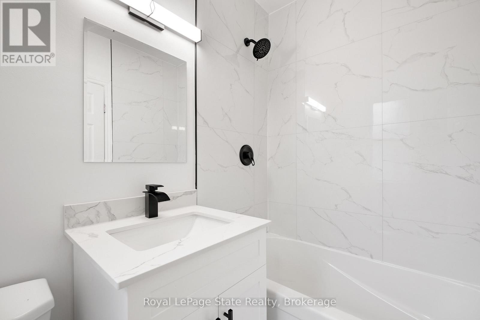 69 Hillview Road, St. Catharines (Western Hill), ON - Indoor Photo Showing Bathroom