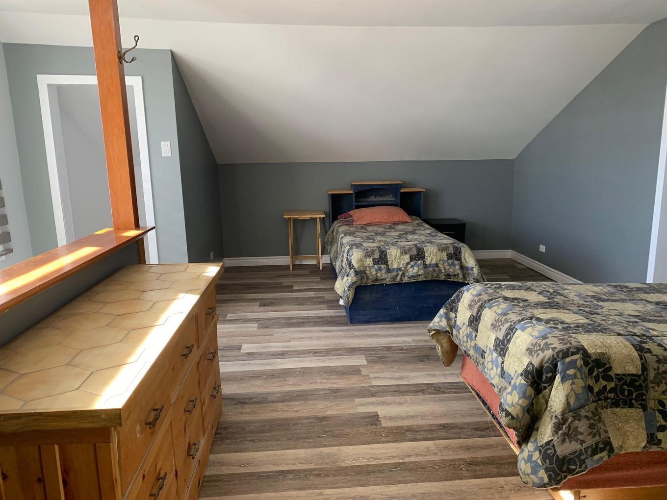 Chambre à coucher - 230 3E Avenue, Belleterre, QC - Indoor Photo Showing Bedroom