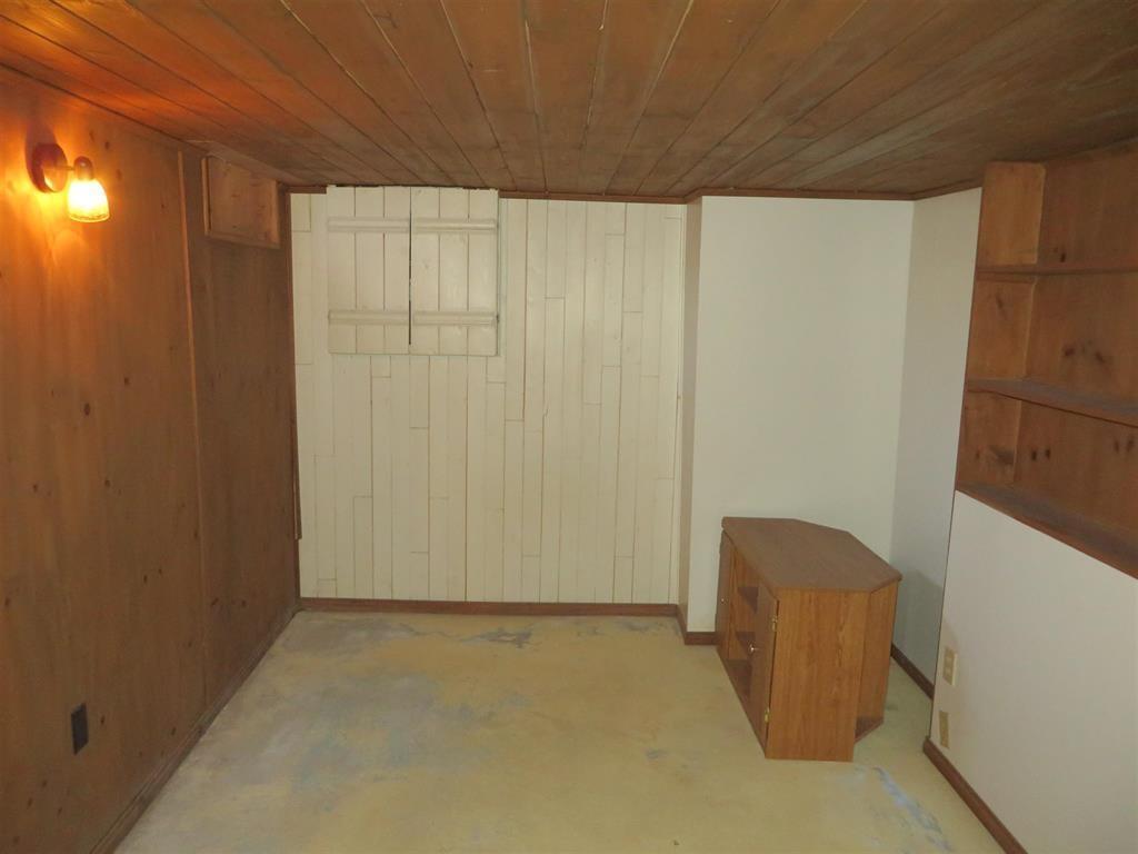 108 Queen Street, Sioux Lookout, ON - Indoor Photo Showing Other Room