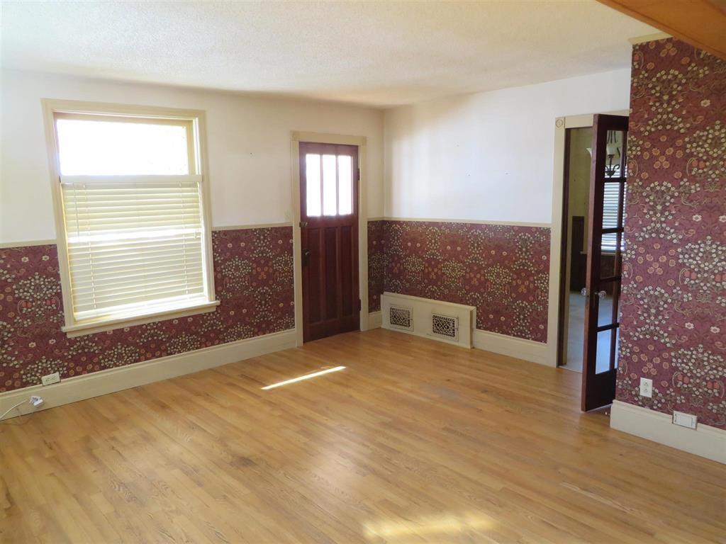 108 Queen Street, Sioux Lookout, ON - Indoor Photo Showing Other Room