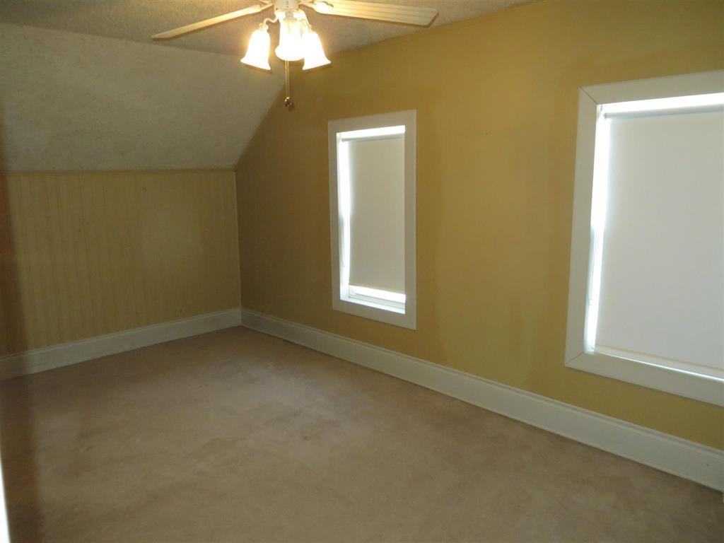 108 Queen Street, Sioux Lookout, ON - Indoor Photo Showing Other Room